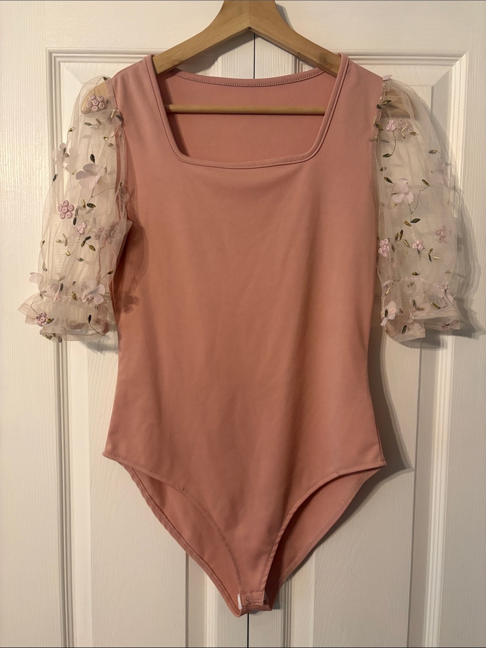 SHEIN Pink Puff Sleeve Floral Mesh Bodysuit